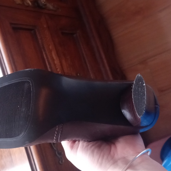 Apostrophe ankle boot heels. - Picture 4 of 5